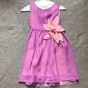 Light lavender with peach flower size 6